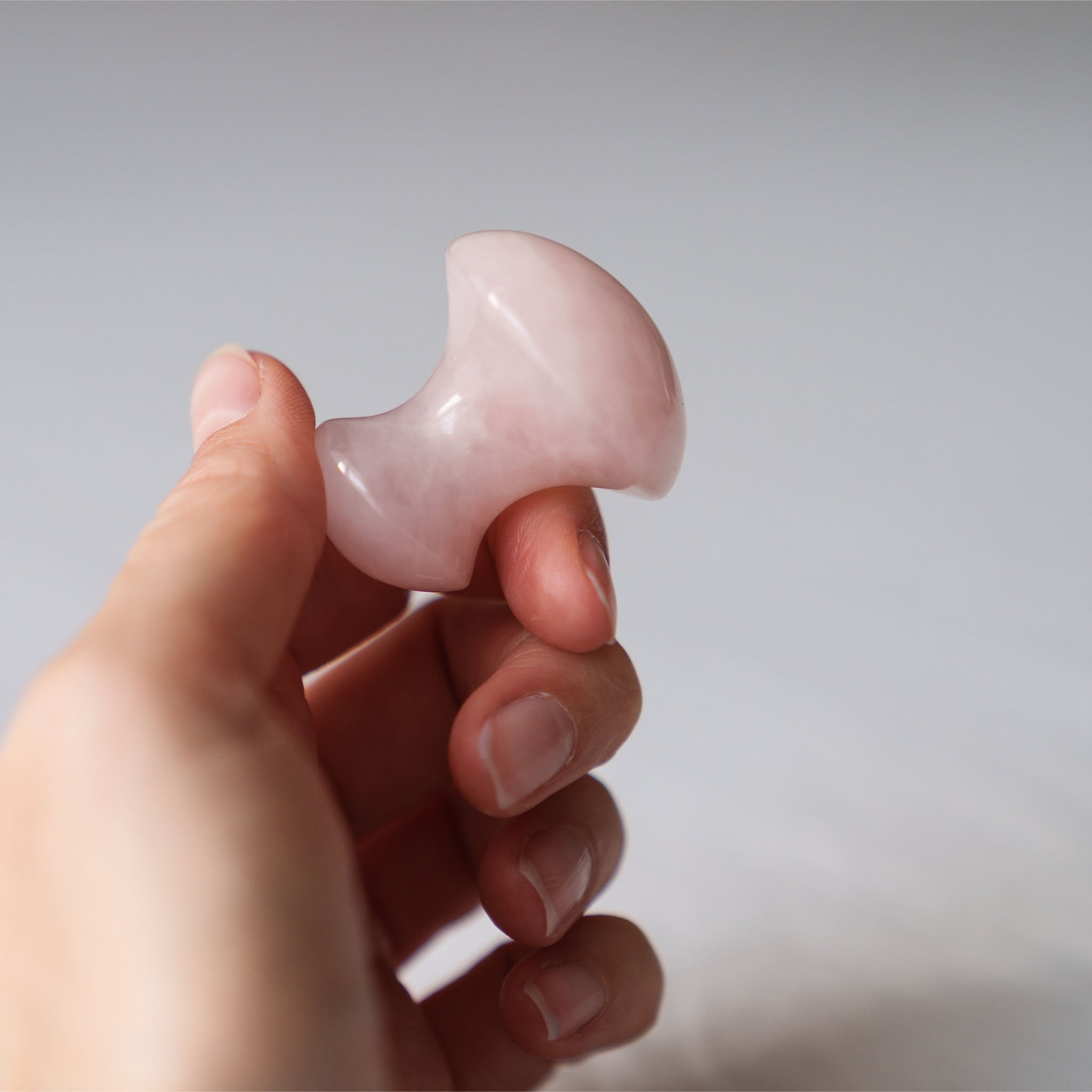Piedra de masaje Gua Sha con forma de hongo